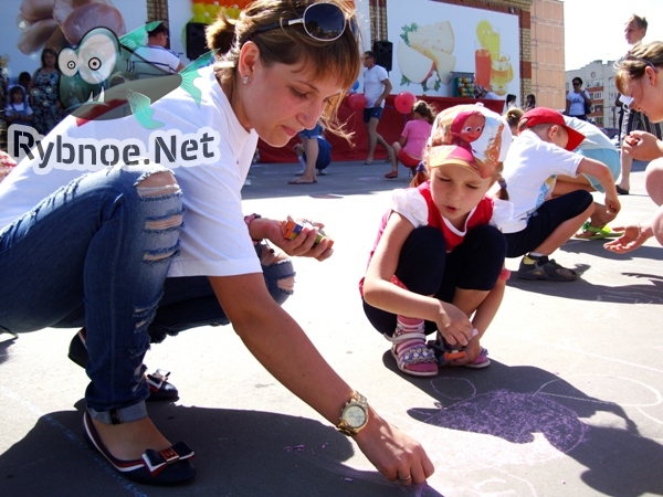 Активисты «Молодой Гвардии» приняли участие в благоустройстве детского сада и организации детского праздника