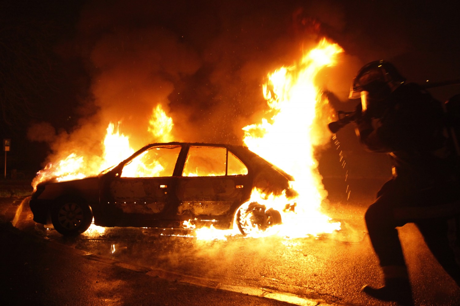 В Рыбновском районе ночью сгорел автомобиль