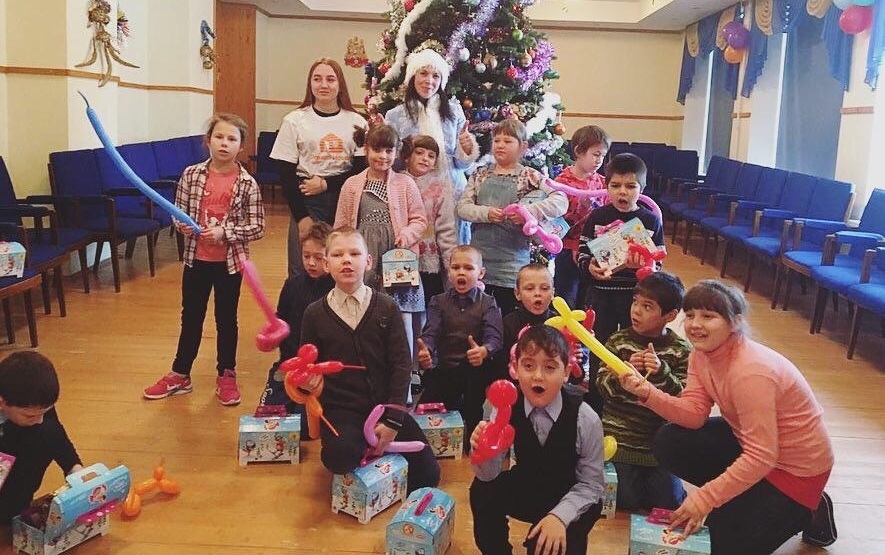 Компания «Дрим Хаус» подарила детям-сиротам новогоднее настроение с подарками