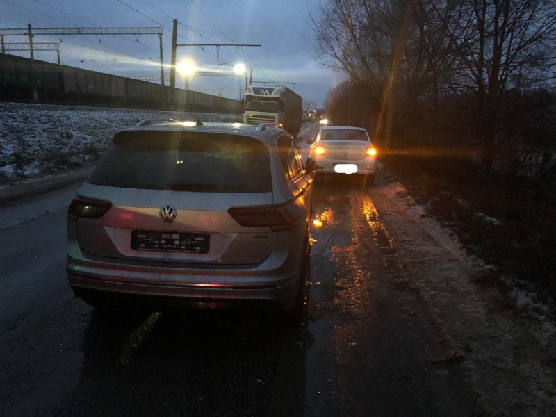 В Рыбном на центральной дороге столкнулись четыре автомобиля