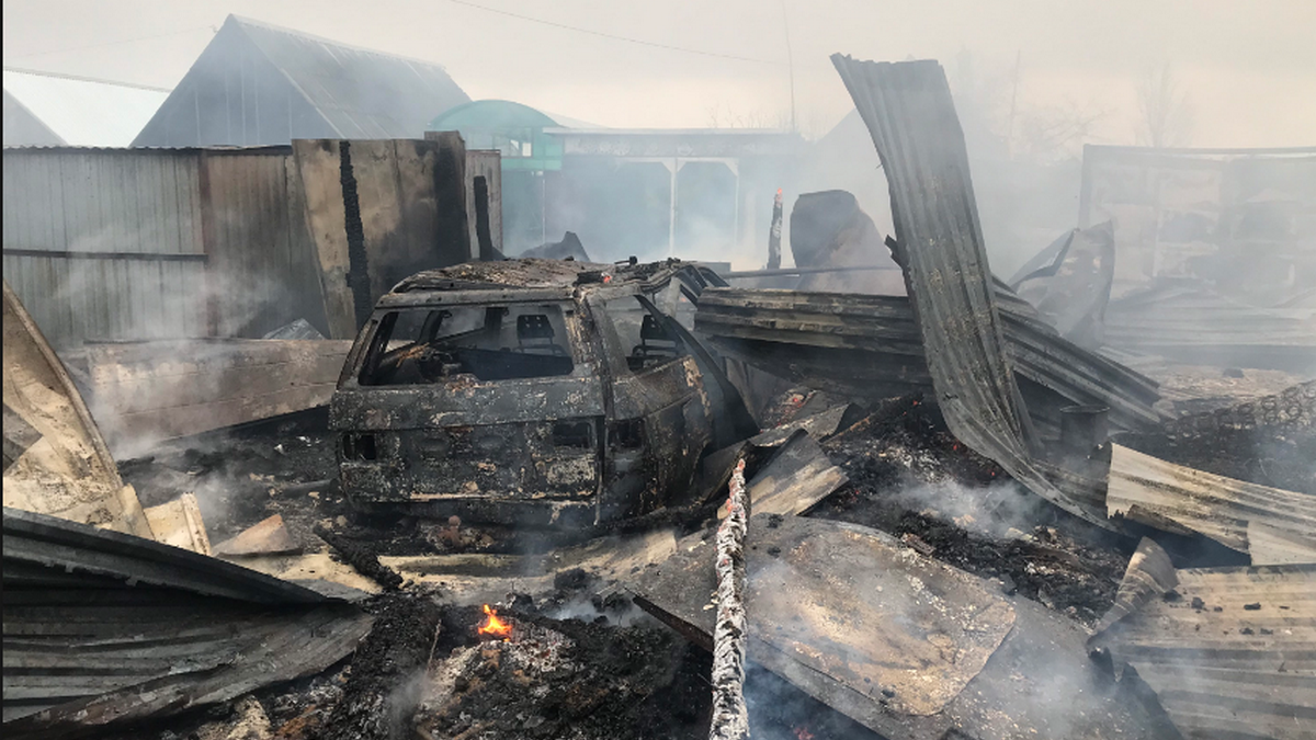 В Большом Жокове сгорели два гаража и автомобиль
