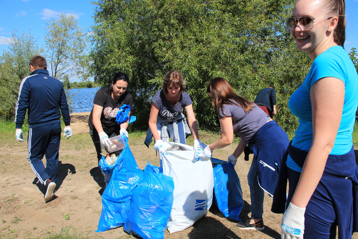 В Рыбновском районе прошла акция по уборке мусора на берегу Оки