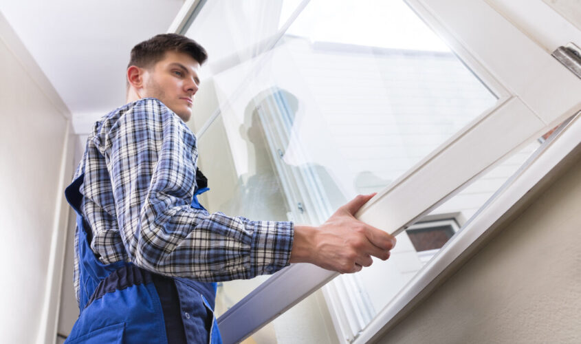 Почему лучше доверить ремонт окна компании «Помощь окнам»