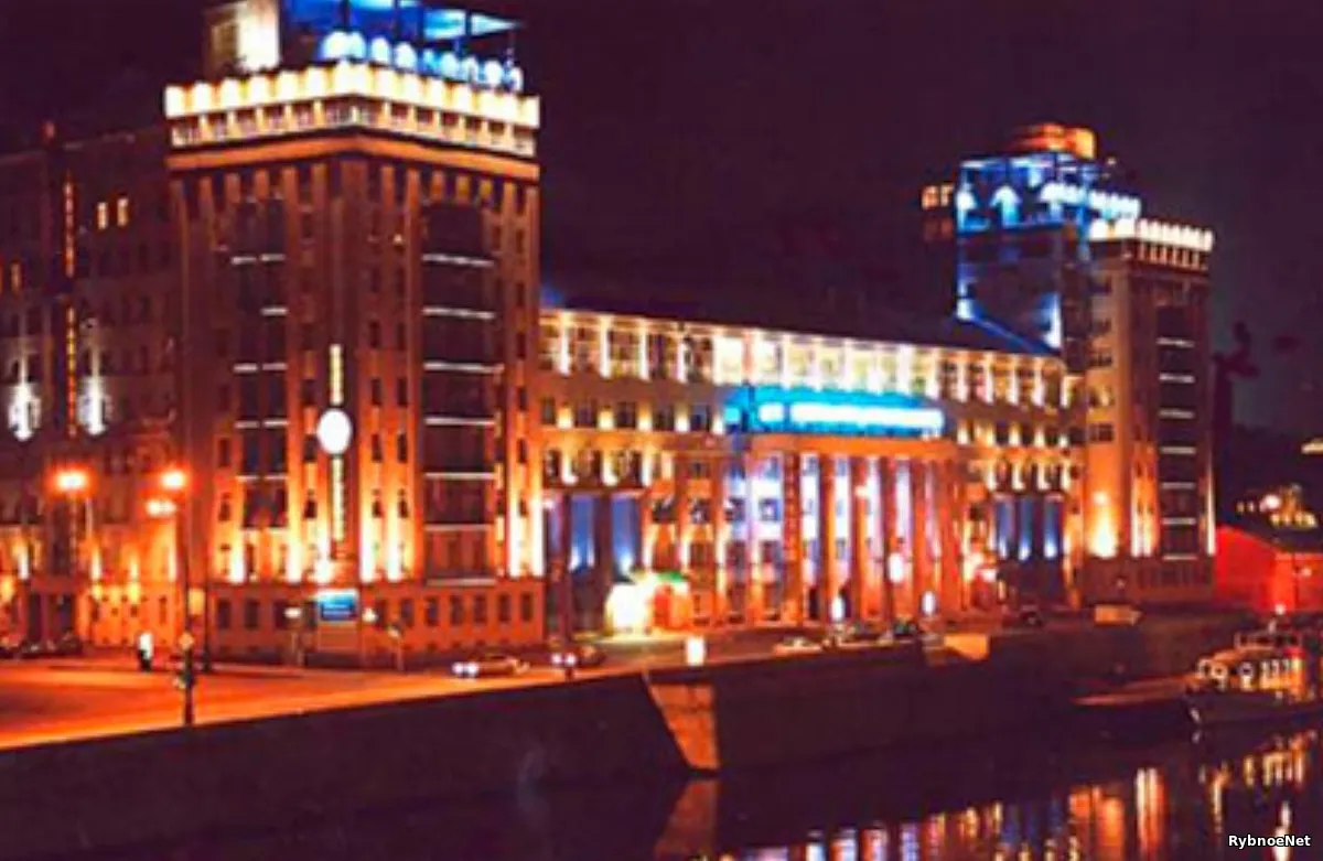 Празднование Нового года и возрождение театрального искусства, особенно эстрадных представлений