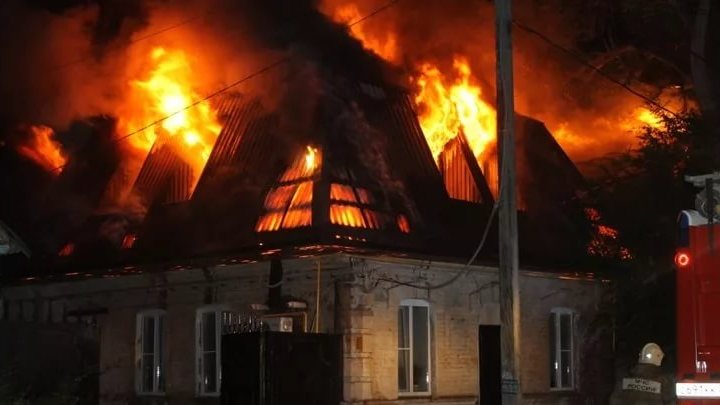 В Рыбном сгорел жилой кирпичный дом