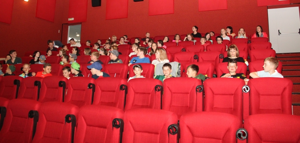 Учащиеся школ Рыбновского района посетили благотворительный просмотр фильма «Тренер»
