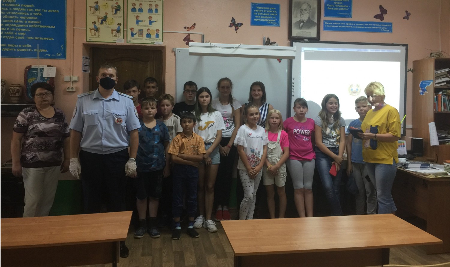 Сотрудники ГИБДД провели профилактическую беседу с учениками Высоковской СШ