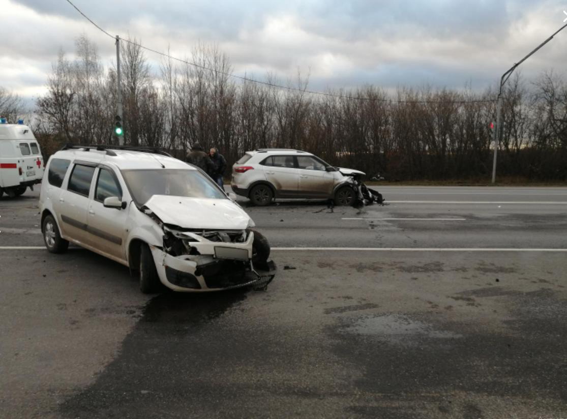 В аварии на ходынинском перекрестке пострадали трое