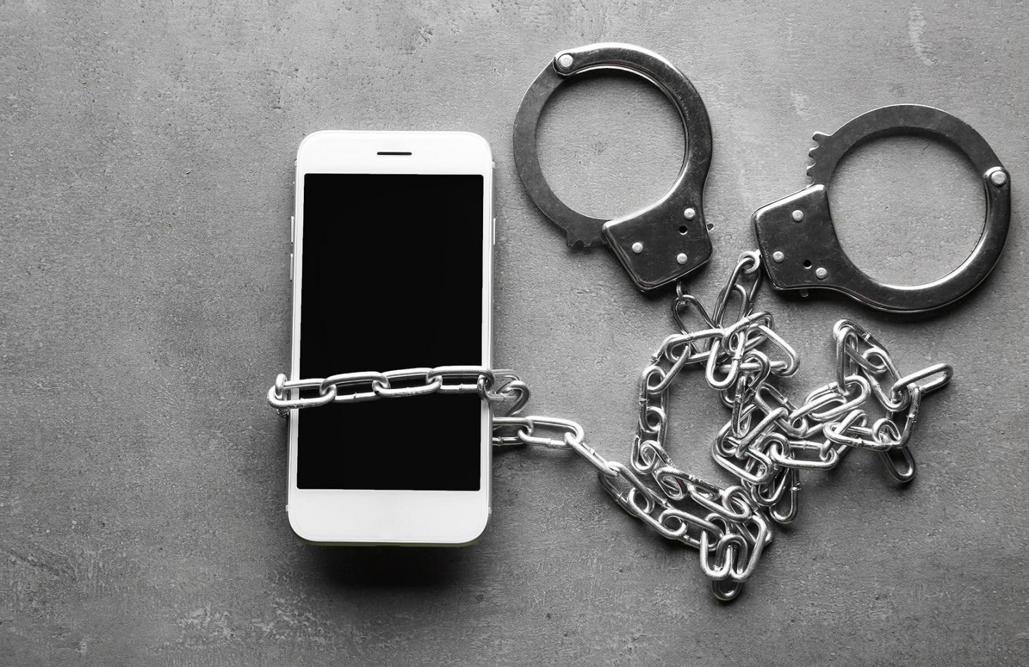 Мужчину приговорили к 3 годам условно за кражу телефона