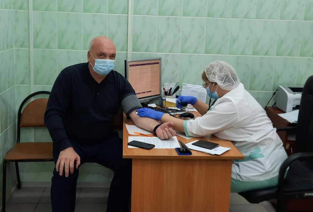 Глава Администрации Рыбновского района Андрей Горелов вакцинировался
