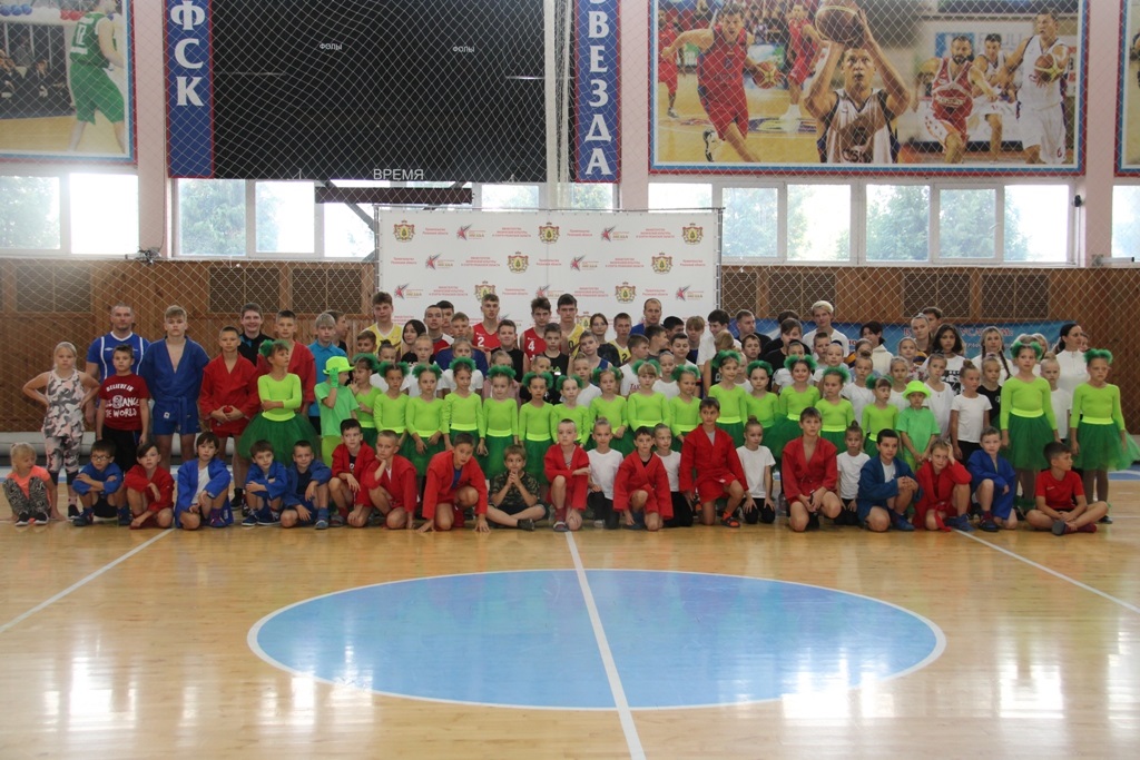 В ФСК «Звезда» состоялся День открытых дверей в рамках акции «Запишись в спортивную школу»