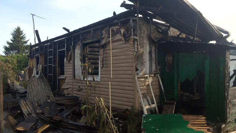 Пенсионеры из села Волынь Рыбновского района осталась без дома из-за пожара