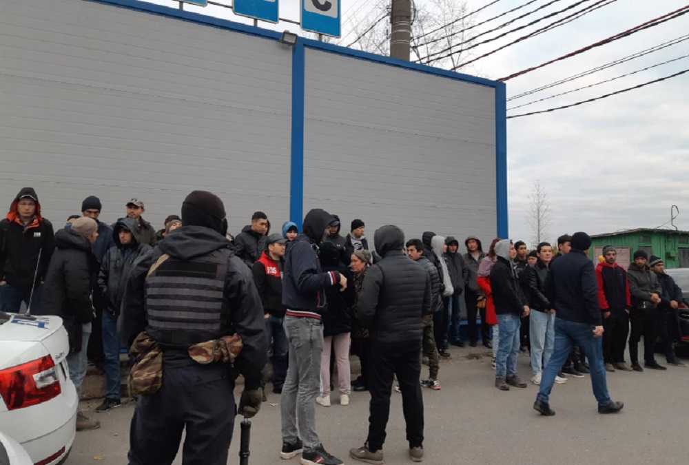 В Рязани в ходе рейдовых мероприятий проверили более 60 мигрантов