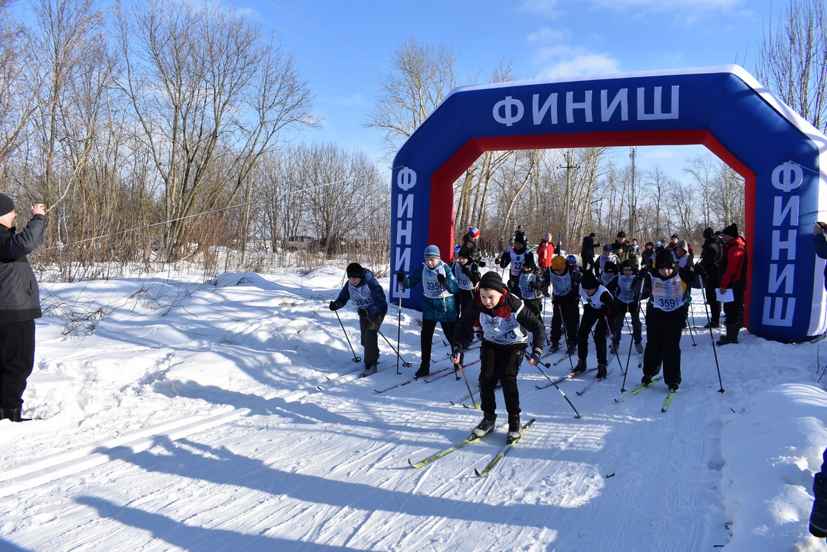 Около ста человек вышли на «Лыжню России» в Рыбновском районе
