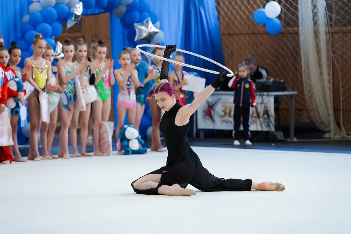В ФСК «Звезда» прошли соревнования по художественной гимнастике «Звездный дождь»