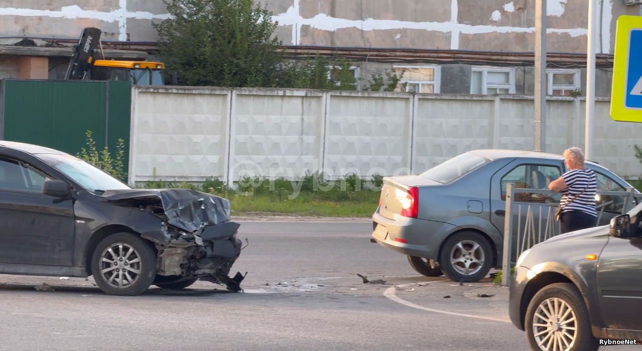 Момент ДТП на ул. Крымской попал на видеорегистратор