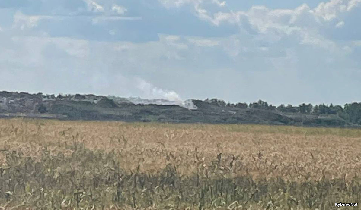 Горит полигон бытовых отходов вблизи д. Зеленино в Рыбновском районе