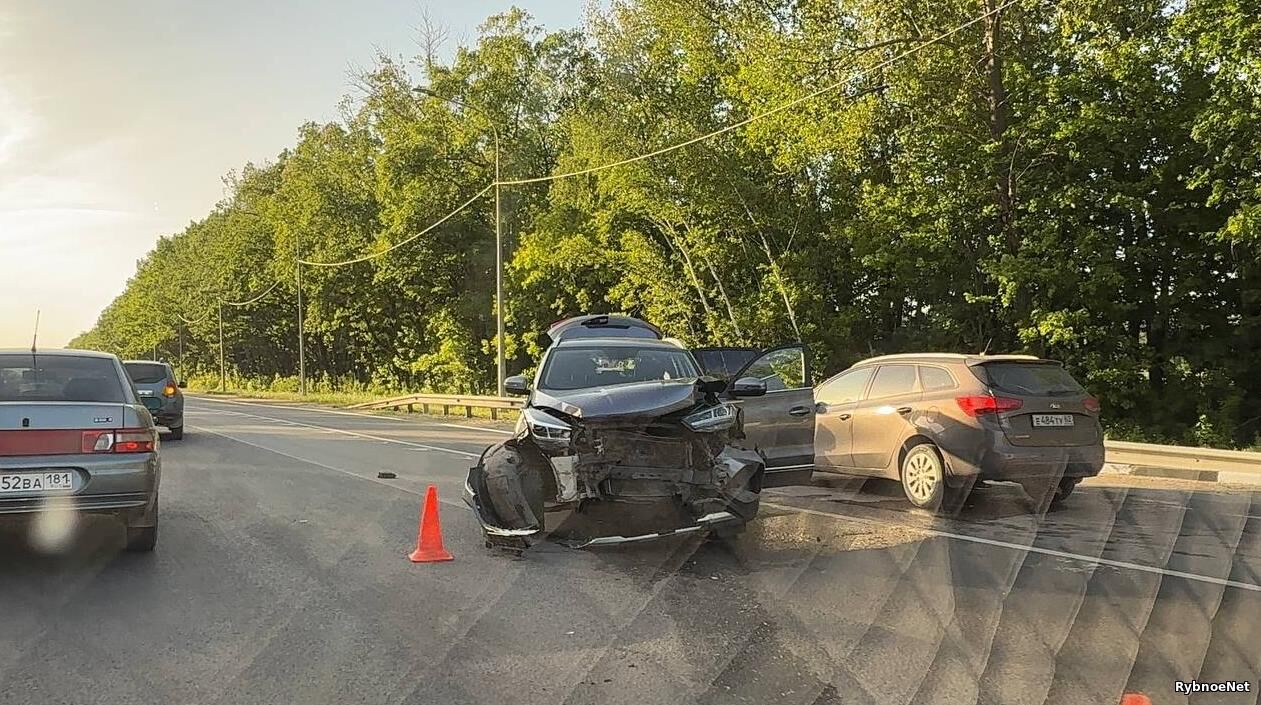 На М5 в сторону Рыбного серьезное ДТП. Затруднено движение. Видео На М5 в сторону Рыбного серьезное ДТП. Затруднено движение. Видео